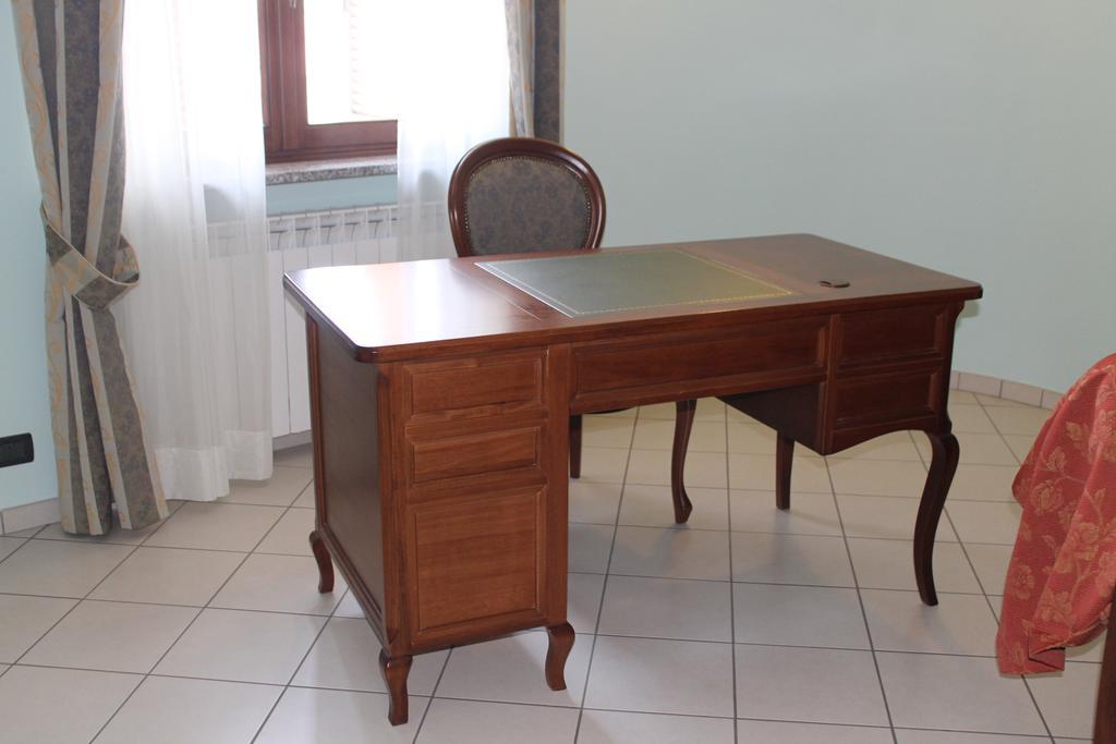 Villa Carla Castino 外观 照片